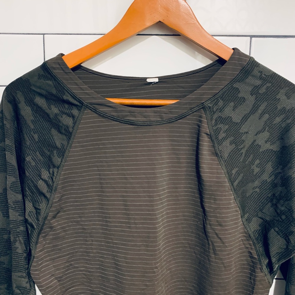 Lululemon army green stripe camo long sleeve Tee Top 6 - Picture 3 of 4